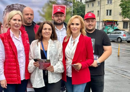 Gabriela Firea strange semnaturi in strada pentru candidatura lui Marcel Ciolacu