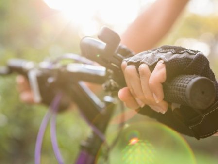 Un potential nou record mondial. O ameri<span style='background:#EDF514'>CANCA</span> a ocolit globul pe bicicleta in 108 zile, 12 ore si 12 minute