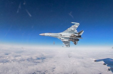 Ucrainenii revendica doborarea unui avion de lupta Su-30SM deasupra Marii Negre | VIDEO