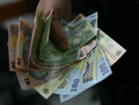 Salariul mediu net a crescut in luna iulie la 5.242 lei, cu 14,8% peste nivelul lunii iulie 2023