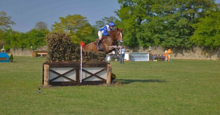 A noua editie Karpatia Horse Show 2024: Concurs Complet International de 4* show-uri, demonstratii si muzica <span style='background:#EDF514'>LIVE!</span>