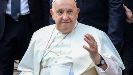 Papa Francisc, critici dure pentru Kamala Harris si Donald Trump: Fie ca este vorba de cel care alunga migrantii, fie de cel care ucide copii, amandoi sunt impotriva vietii