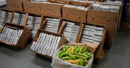 Zeci de kilograme de cocaina au fost gasite sub cutiile cu banane: descoperirea angajatilor unui lant de supermarketuri din Franta