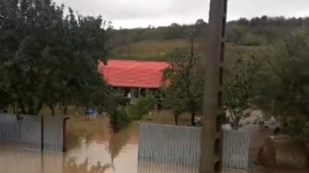 Cod portocaliu de ploi torentiale in noua judete. In peste jumatate din tara e cod galben. Cod rosu in judetul Vaslui