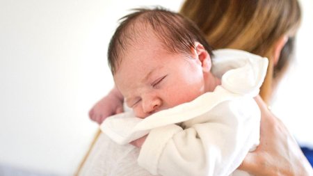 Ce este Roseola Infantum, boala care afecteaza majoritatea bebelusilor si copiilor de pana in 2 ani: cauze, simptome si tratament