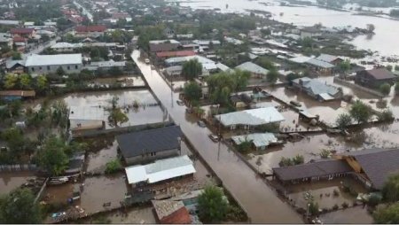 Inundatii severe in judetul Galati. Precipitatii record si interventii dificile