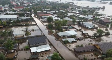 Inundatii in Galati. Comuna Pechea e acoperita de ape / VIDEO