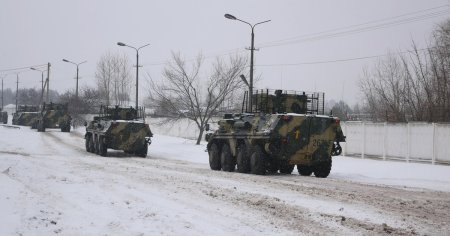 Depozitele de blindate rusesti s-au golit pe jumatate in cei peste doi ani de razboi in Ucraina