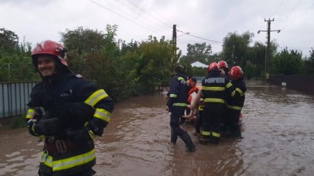 Predoiu, despre inundatiile de la Galati: Tehnica este utilizata la maximum, am dislocat tot ce avem, de la barci pana la elicoptere