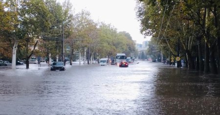 Ciclonul Boris a facut prapad in Chisinau. Circulatia autobuzelor si troleibuzelor a fost sistata