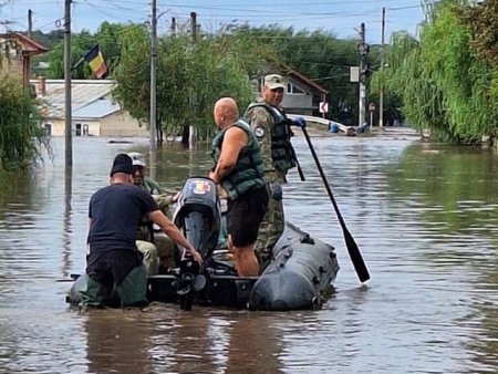 Doua detasamente ale MApN au intervenit in Galati, judet afectat de inundatii