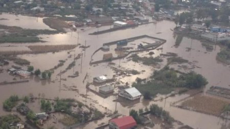 De Ziua Crucii, nenorocirea a lovit sute de oameni la Galati: Pompierii intervin pentru evacuarea sinistratilor din Pechea, jud. Galati