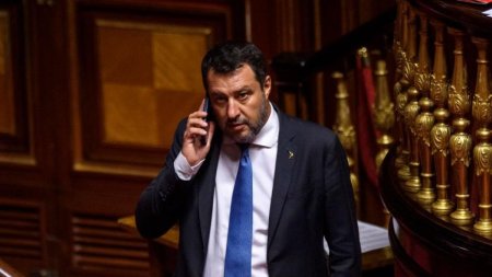 Matteo Salvini risca pana la 6 ani de inchisoare pentru ca a impiedicat peste 100 de migranti sa debarce in Italia: 