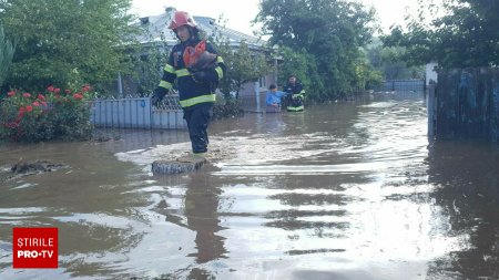 Primarul localitatii Slobozia Conachi, unde 700 de locuinte au fost distruse de ape: Sunt persoane care refuza sa evacueze