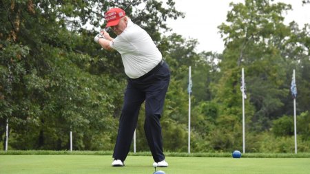 Impuscaturi la clubul de golf al lui Trump: 