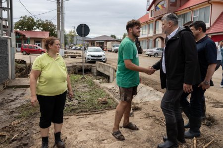 Scoli temporare pentru elevii din zonele afectate de inundatii. Marcel Ciolacu: Copiii trebuie sa aiba unde sa invete!