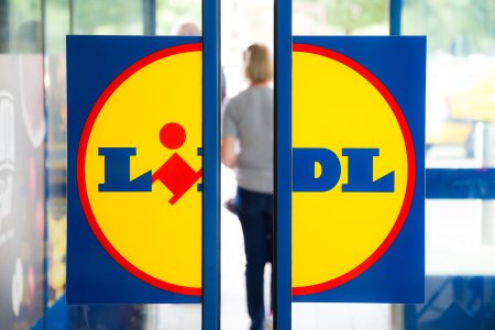 Retailerul german Lidl continua investitiile pe plan local prin deschiderea a trei noi magazine in Bucuresti, Sibiu si Rasnov