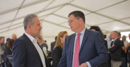 S-a deschis o noua fabrica intr-o comuna din Romania. Investitia este colosala si vor fi disponibile o multime de locuri noi de munca