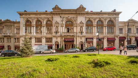 Se vinde Palatul Bragadiru, primul mall al Bucurestilor (Video)