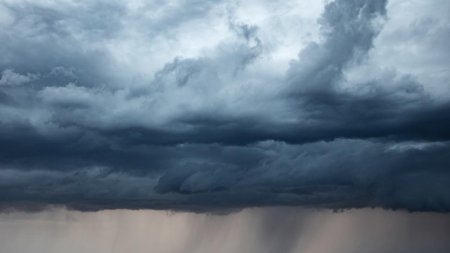 Alerta meteo de ploi torentiale in Galati. ANM a emis o avertizare valabila timp de trei ore in zeci de localitati