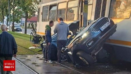 Un sofer a murit dupa ce a facut stanga prin fata tramvaiului, in Bucuresti. Vatmanul ar fi consumat substante psihoactive