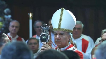 VIDEO. S-a repetat si anul acesta miracolul lui San Gennaro la Napoli. Reactia credinciosilor cand au vazut lichefierea sangelui