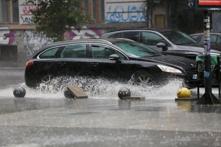 Un nou ciclon aduce furtuni puternice in Europa. Zonele din Romania in care va ploua: 