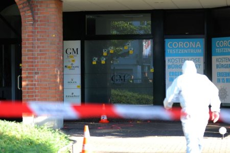 Focuri de arma asupra unui magazin de ceasuri din Koln. Este cu adevarat infricosator ce se intampla aici