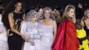 La 86 de ani, Jane Fonda a fost regina unui show de moda la Paris. Reactia publicului in momentul in care a calcat pe covorul rosu