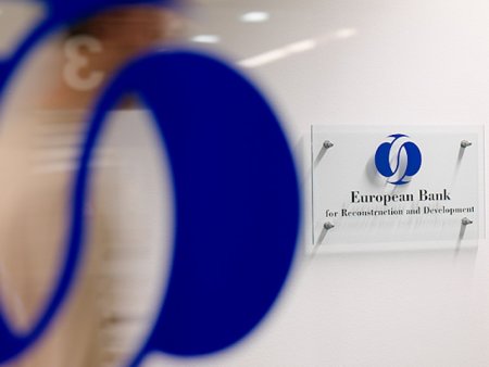 Banca Europeana de Reconstructie si Dezvoltare reduce la mai putin de jumatate prognoza de crestere economica a Romaniei in 2024, la doar 1,4% fata de 3,2% pe cat miza in luna mai. Politica fiscala continua sa fie expansionista, cheltuielile au explodat in S1.Intarzierea absorbtiei fondurilor UE reprezinta un risc pentru realizarea acestor prognoze