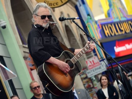 Kris Kristofferson, star al muzicii country, a murit la 88 de ani