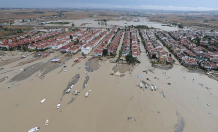 Vreme rea. Echipele de interventie au avut misiuni in 90 de localitati din 27 de judete