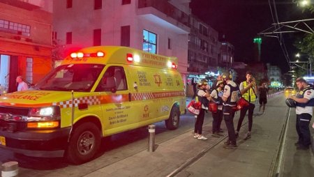 Sase morti si 9 raniti intr-un atac armat la Tel Aviv. Doi teroristi au ucis civili, intr-o statie de tramvai