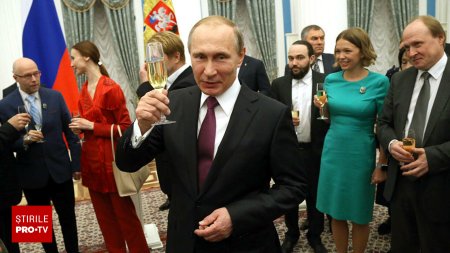 Primele urari de La multi ani pentru Vladimir Putin. Cine sunt soldatii de rand care l-au ridicat in slavi pe liderul rus