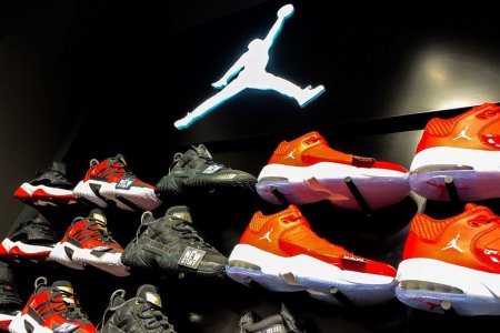 Marirea, decaderea si apoi convalescenta unui imperiu: superbrandul Air Jordan! Motivul pentru care a inceput sa alunece in topurile de moda