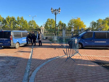 Se pregateste un protest in fata CCR, dupa decizia in cazul Dianei Sosoaca: mobilizarea se face sub un slogan legionar