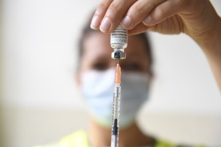 Cum pot beneficia asiguratii de vaccinuri pe baza de prescriptie electronica