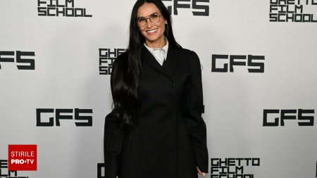 Demi Moore, plina de stil si rafinament. Cum a aparut la un eveniment monden. GALERIE FOTO