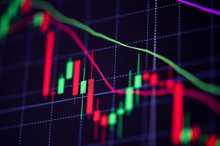 Bursa scade cu 0,8% la inceput de saptamana. Deprecieri pentru BRD SocGen (-2,1%), Digi (-1,7%) si Aquila (-1,4%). Lichiditate de 92 mil. lei pe actiuni, dintre care 33 mil. lei Hidroelectrica