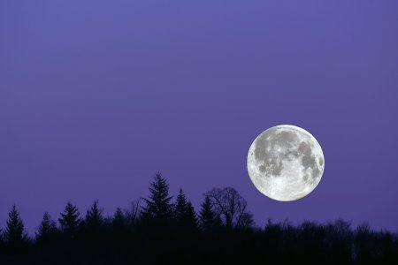 Luna plina din 17 octombrie in zodia Berbecului. Cum ne influenteaza energia ei de Foc!