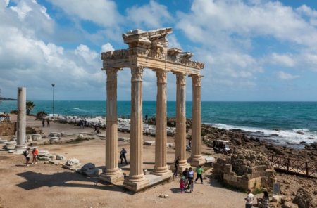 Toamna se lasa asteptata in Turcia. Ultimele zile ale brizei de vara in Antalya