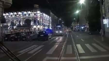 Un sofer din Iasi care a parcat aiurea a blocat 10 tramvaie timp de o ora. V<span style='background:#EDF514'>ATMAN</span>ii s-au infuriat: A venit in pijamale si radea