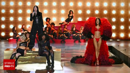 Victoria's Secret Fashion Show a revenit dupa sase ani. O romanca, printre modelele de la eveniment | GALERIE FOTO