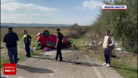 O tanara de 19 ani si mama ei s-au rostogolit cu masina pe o sosea din Gorj. Au fost grav ranite in urma impactului