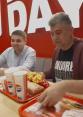 Premierul Marcel Ciolacu s-a dus la fast-food si a comandat dublu cheeseburger