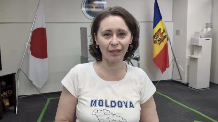 Ludmila este primul cetatean moldovean care a votat astazi: A calatorit 1.300 de kilometri ca sa ajunga la urna