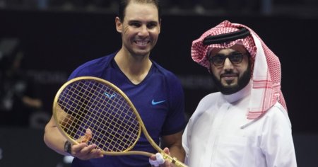 Rafael Nadal, premiat de arabi cu o racheta facuta din 3 kilogra5me de aur. Cat costa bijuteria primita de spaniol