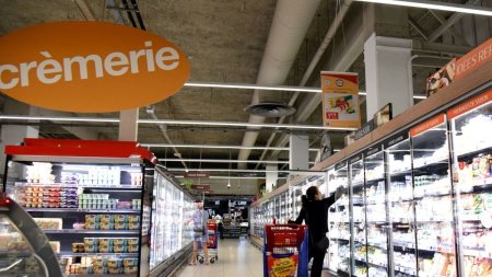 Un cunoscut hypermarket a initiat o ancheta dupa ce angajatii din Arabia Saudita s-au plans ca sunt obli<span style='background:#EDF514'>GATI</span> sa lucreze dublu fata de normal