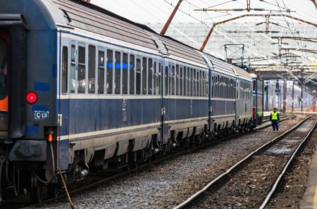 CFR Calatori anunta ca in transportul feroviar de pasageri se trece duminica la ora de iarna. Cum se modifica mersul tenurilor