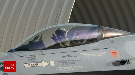 Un nou lot de trei aeronave F-16 Fighting Falcon din cele achizitionate din Norvegia a aterizat la Campia Turzii. FOTO